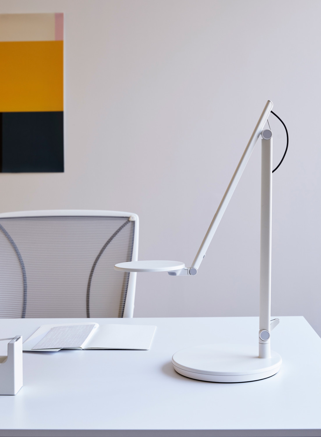 Humanscale’s critically acclaimed Nova light, which combines high performance and sustainability with a contemporary, minimal aesthetic, is now available in the UK