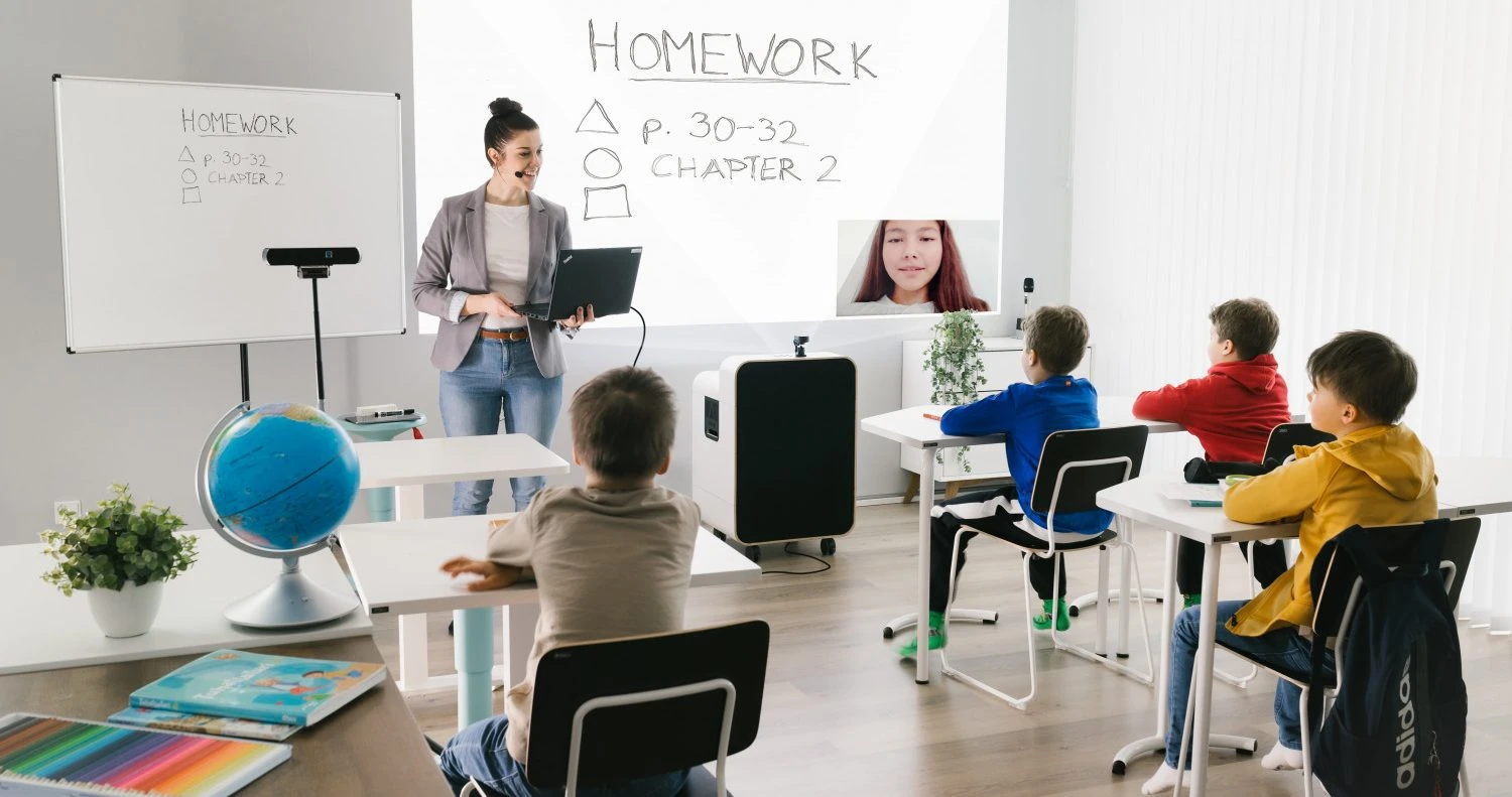 Redefining the needs of classrooms – it’s time to take the hybrid approach